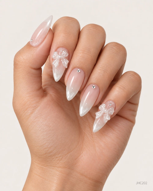 Hvit ombré & rosetter – lang mandel