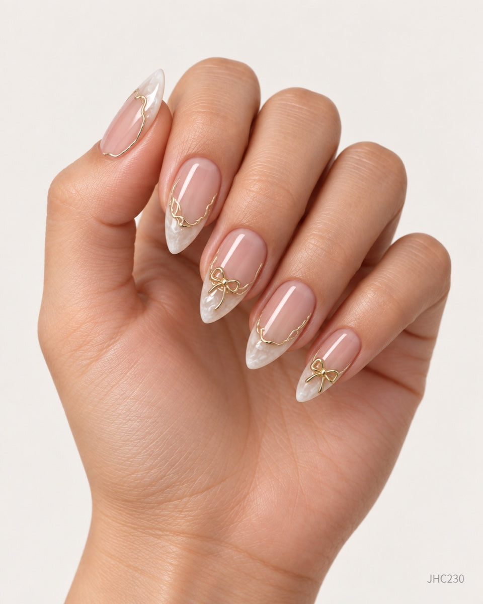 Nude & gulldetaljer – Middels lang mandel – JHC230